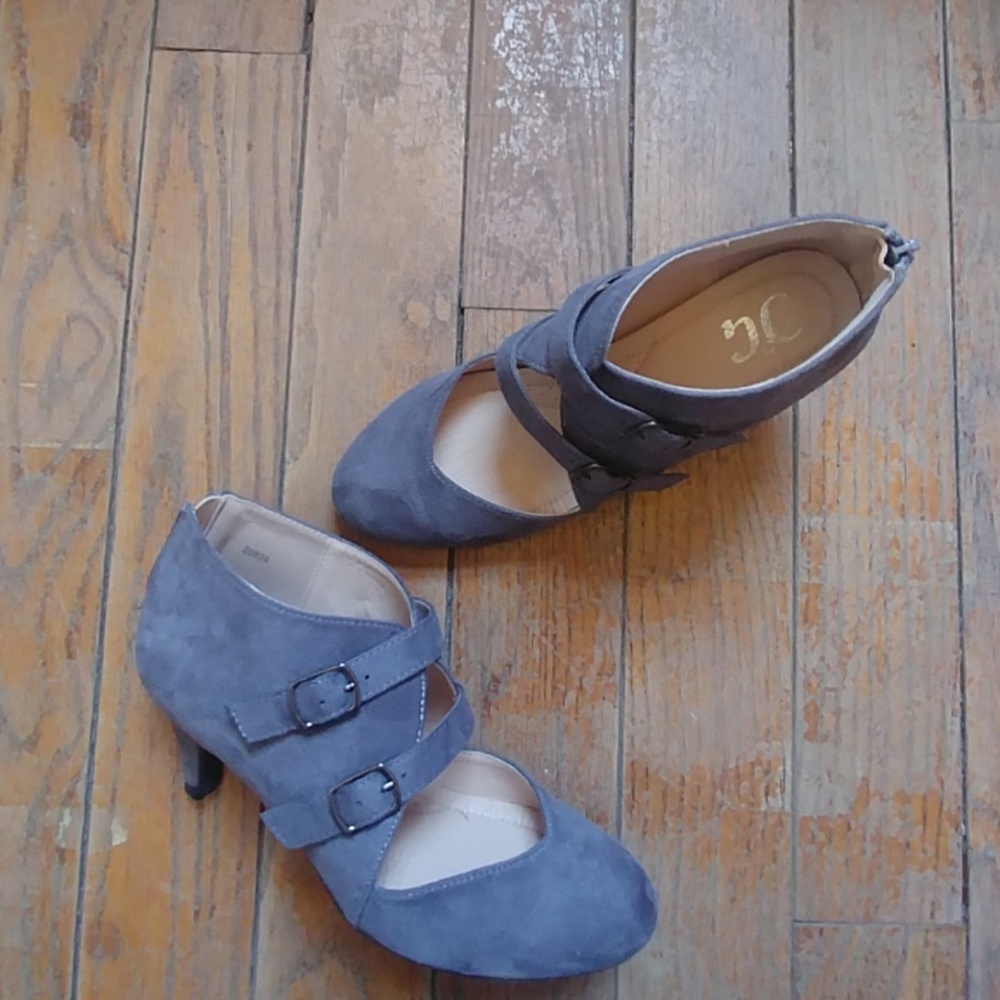 Gray heels